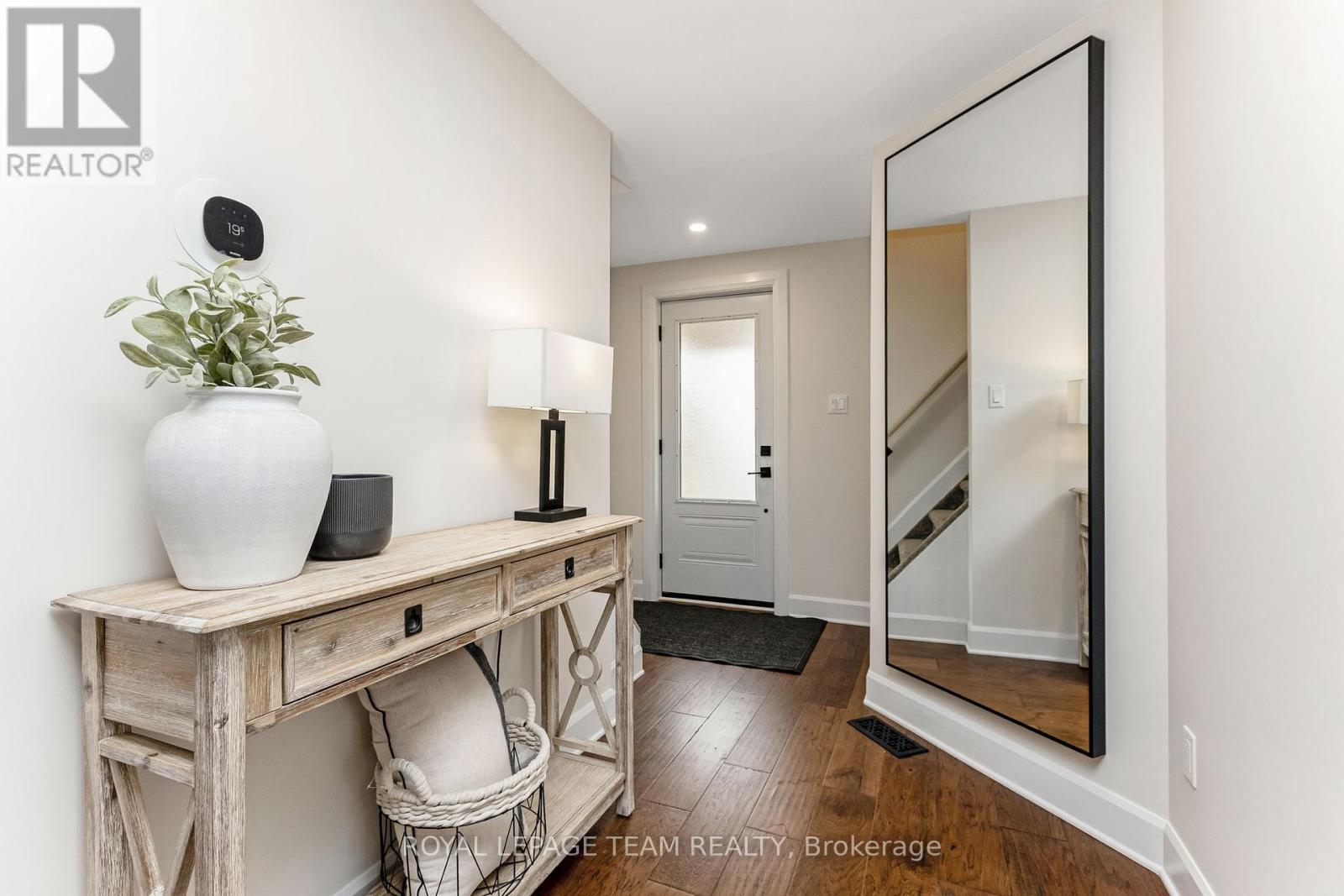 35 EDWARD STREET S