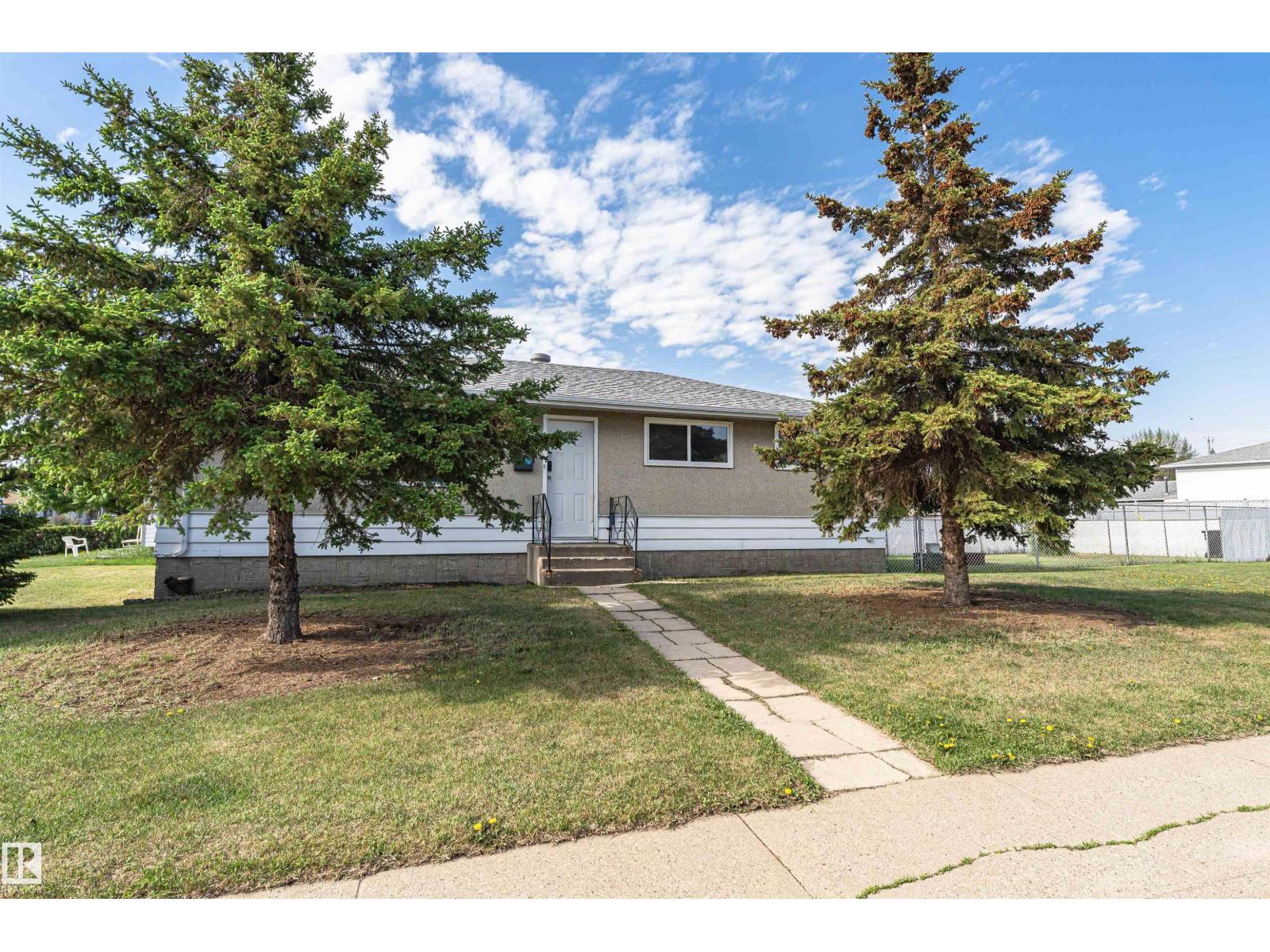 6719 136 AV NW