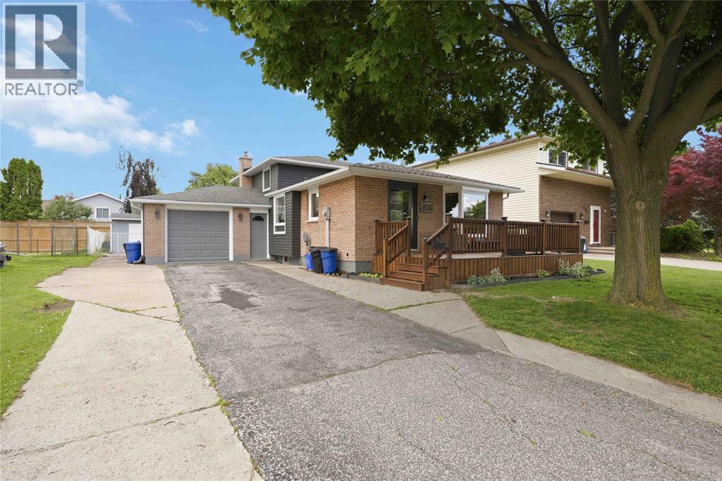 403 Huxley AVENUE
