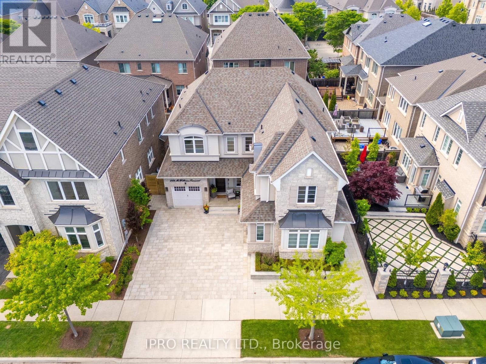 226 MCWILLIAMS CRESCENT