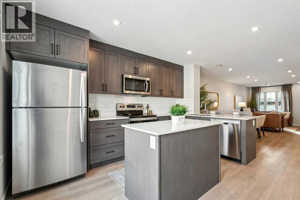 825, 155 Crimson Ridge Place NW