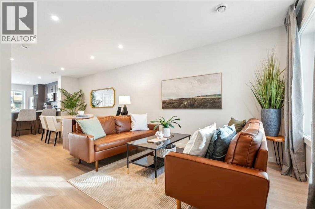 825, 155 Crimson Ridge Place NW