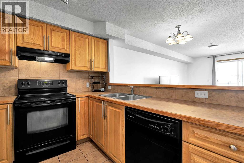 218, 92 Saddletree Court NE