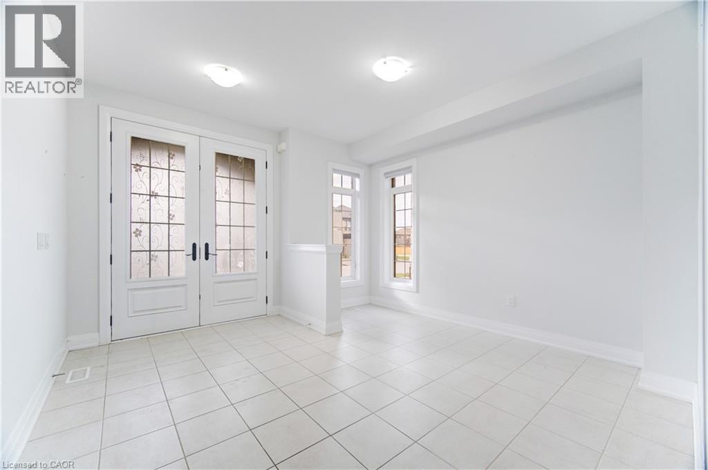 1095 EDINBURGH Drive