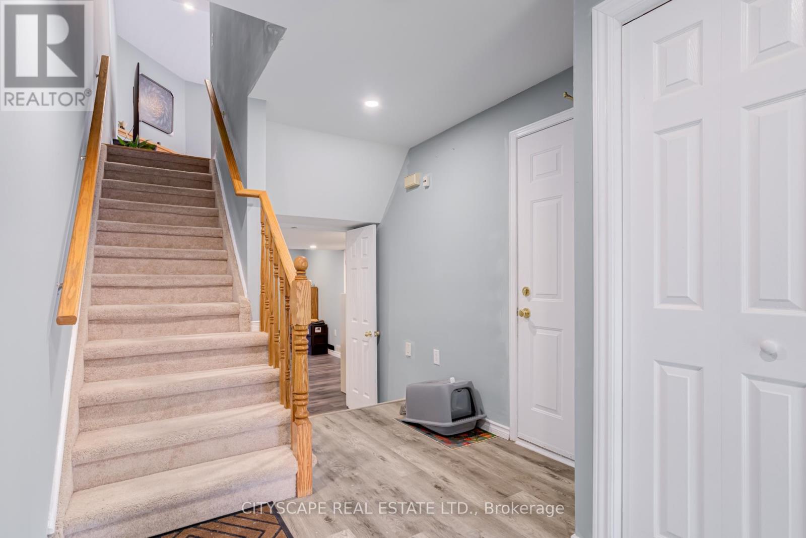 60 - 72 STONE CHURCH ROAD W