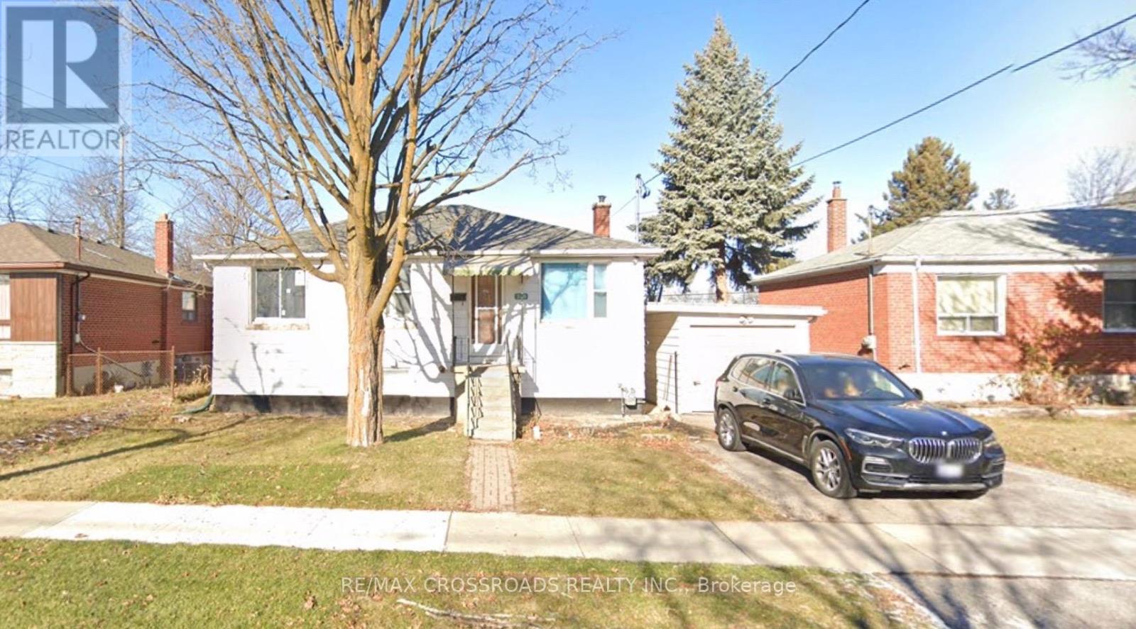 260 CONNAUGHT AVENUE