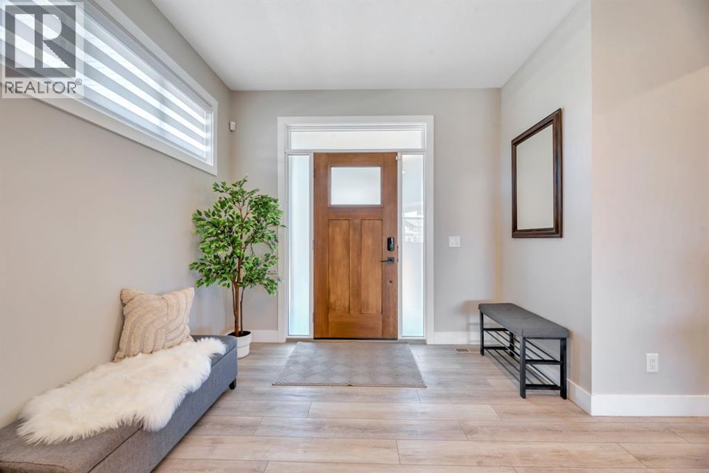 6 Legacy Woods Crescent SE