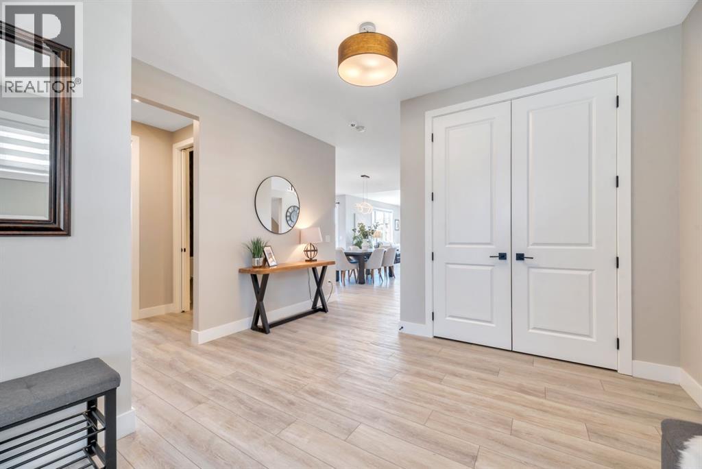 6 Legacy Woods Crescent SE