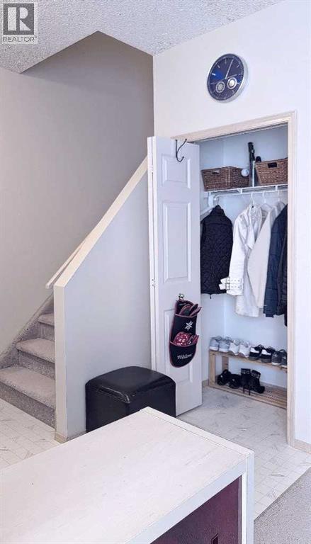 12 Shawbrooke Court SW