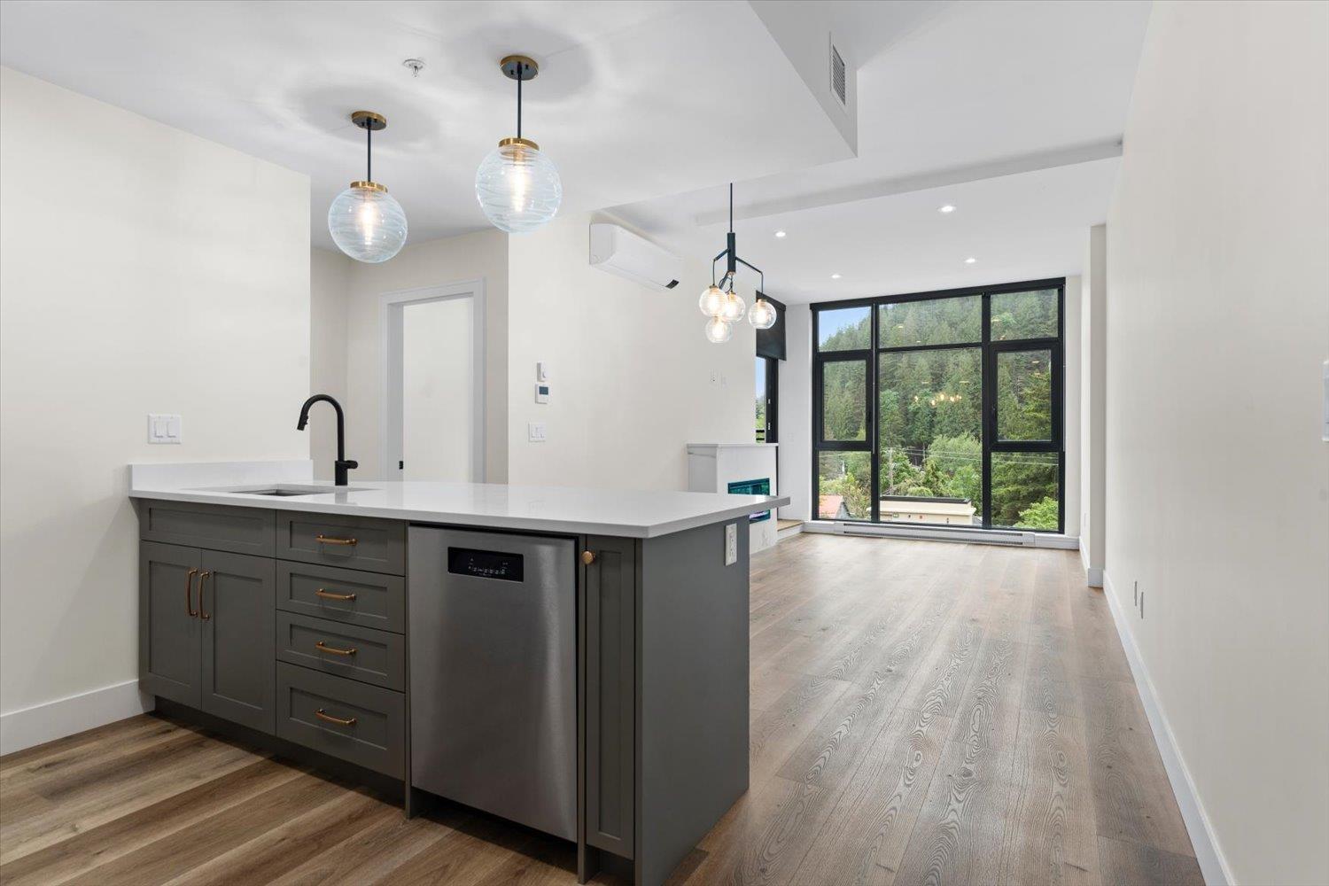 502 120 ESPLANADE AVENUE|Harrison Hot Springs
