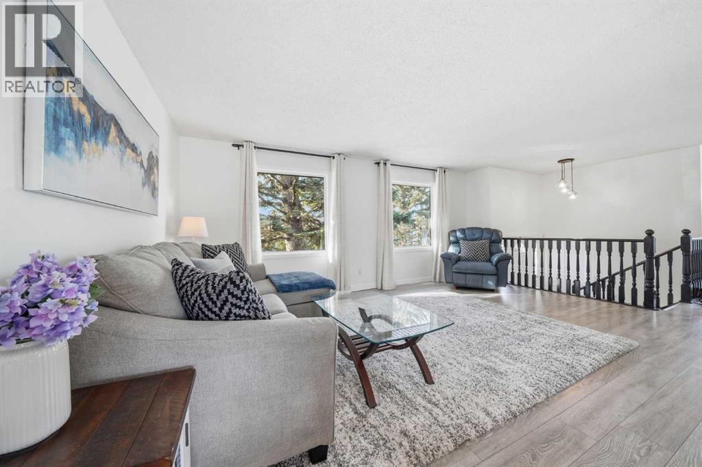 67 Lake Sylvan Close SE