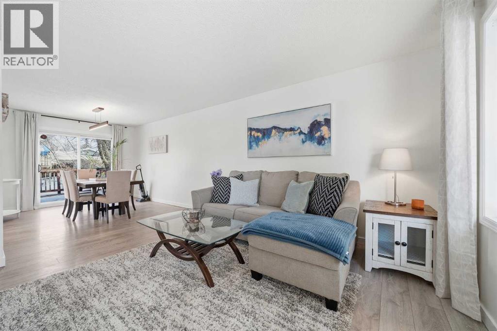 67 Lake Sylvan Close SE