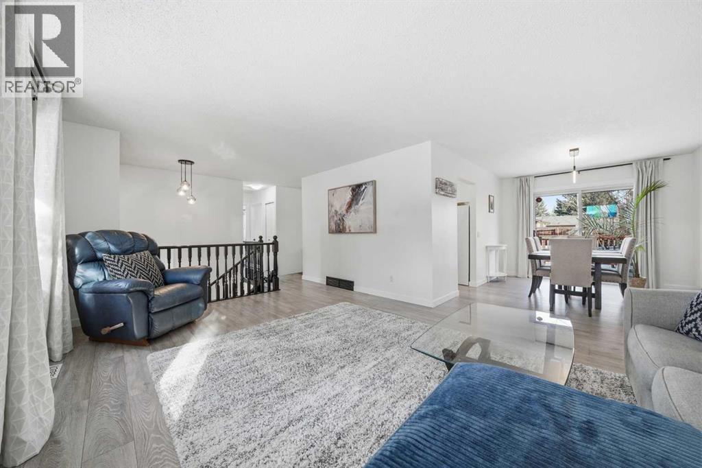 67 Lake Sylvan Close SE