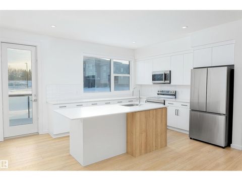 #4 5 RONDEAU DR St. Albert AB T8N7X8