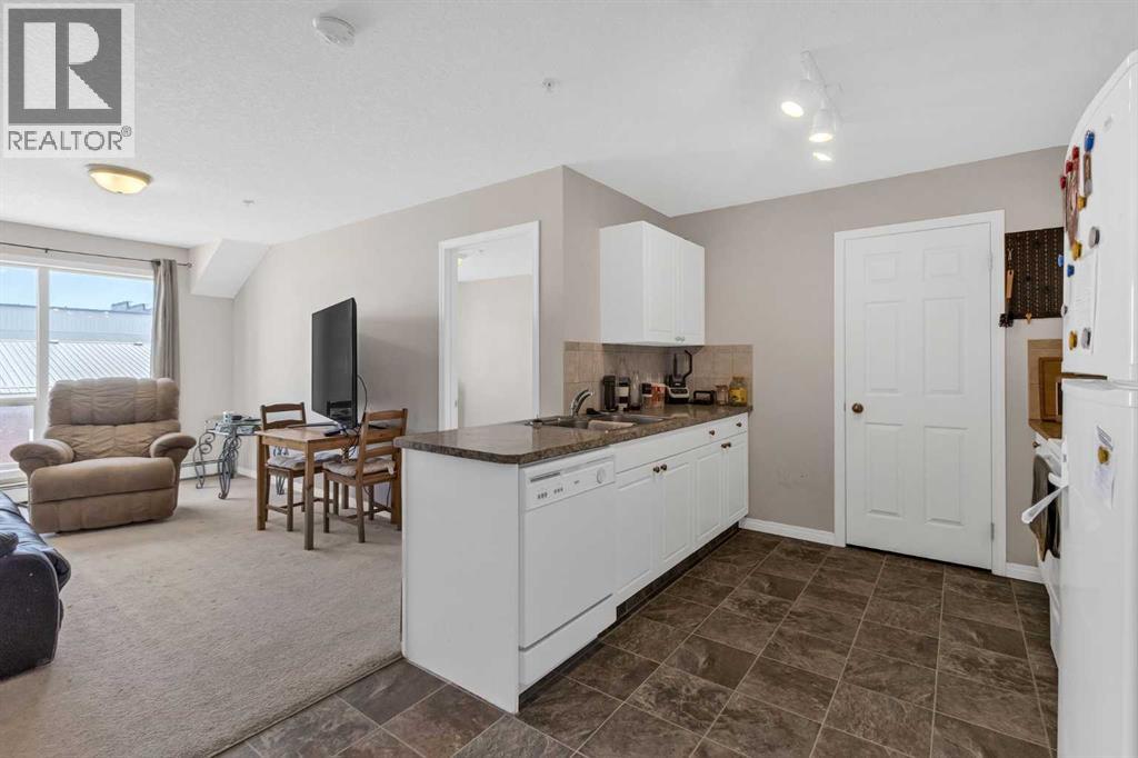 207, 1010 Railway Street