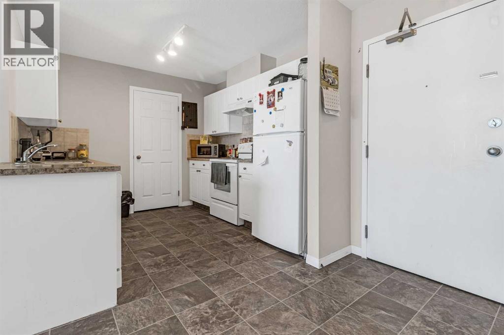 207, 1010 Railway Street