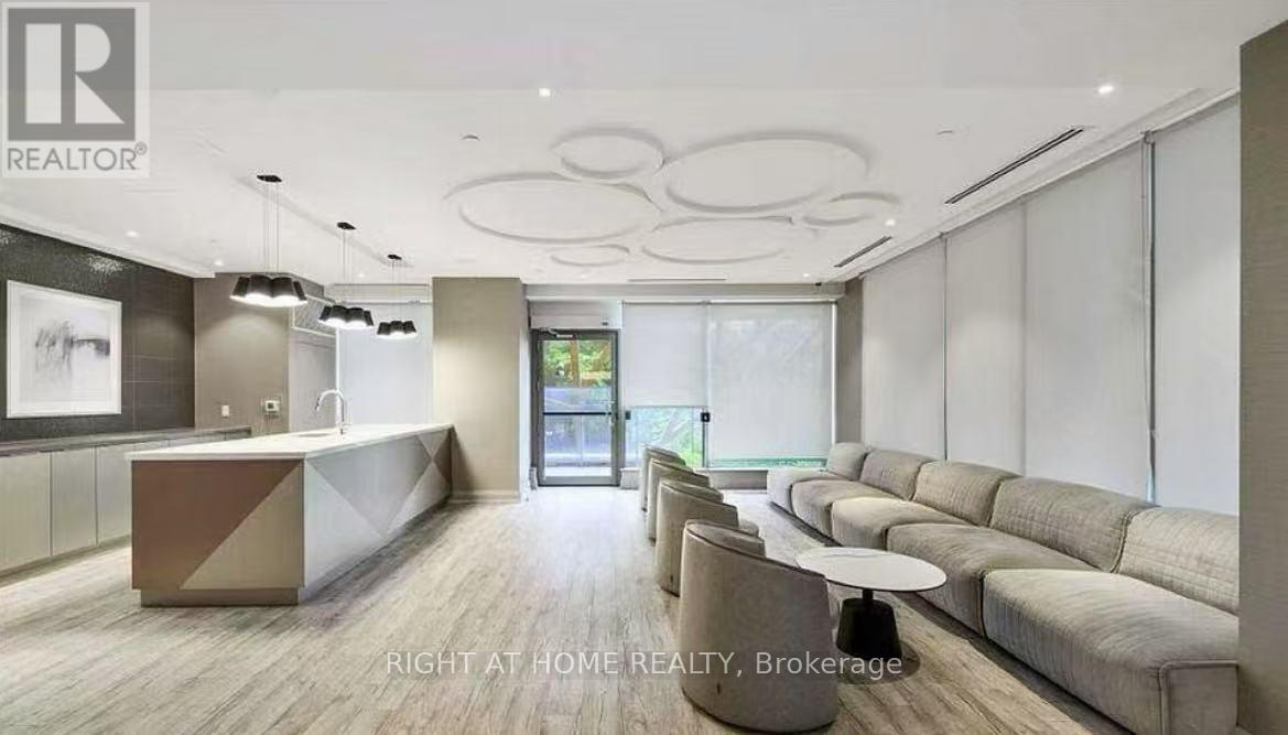 305 - 50 WELLESLEY STREET E