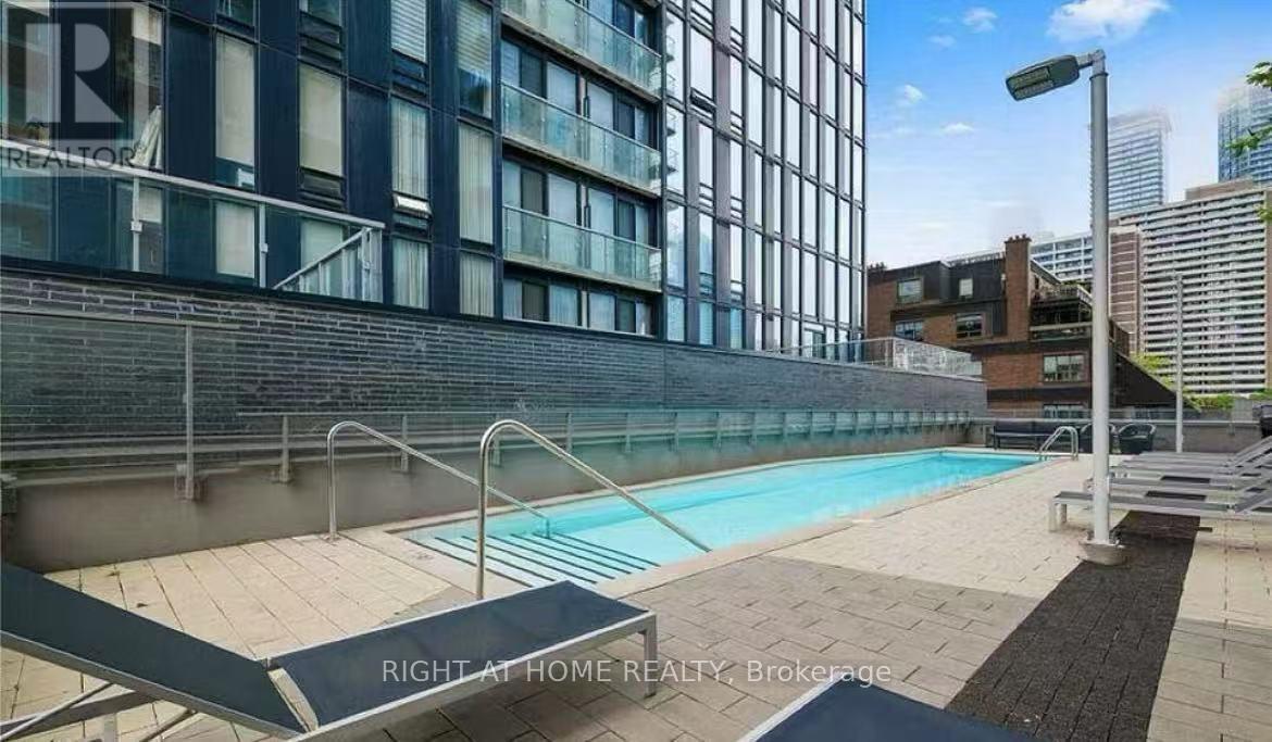 305 - 50 WELLESLEY STREET E