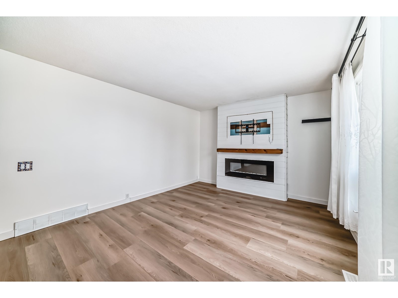173 MAYFAIR MEWS NW