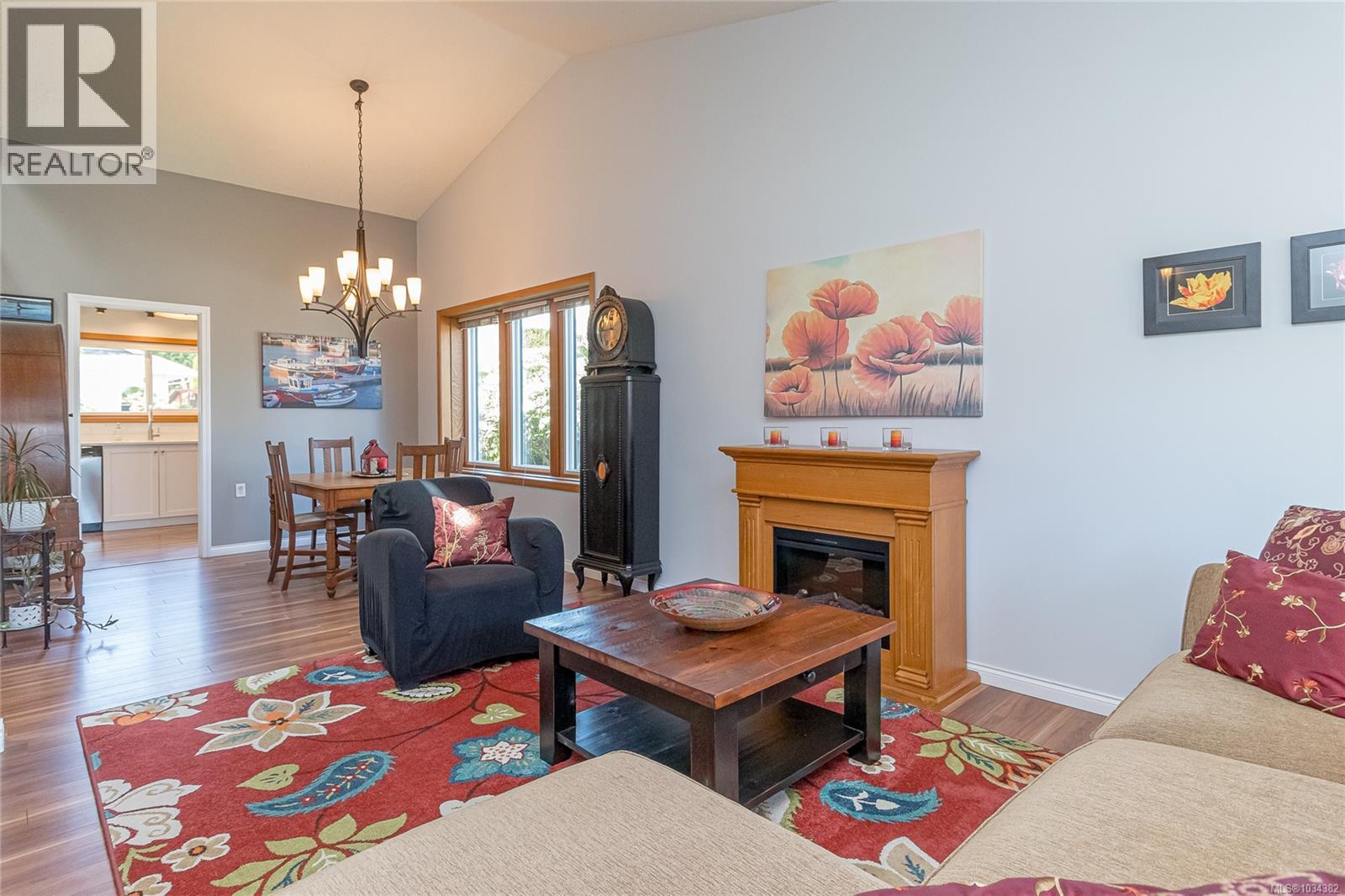810 Colonia Dr