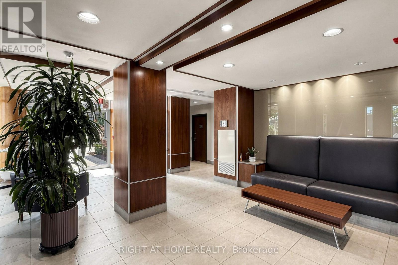 408 - 70 PORT STREET E