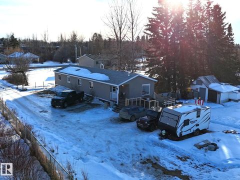 4732 54 AV Wildwood AB T0E2M0