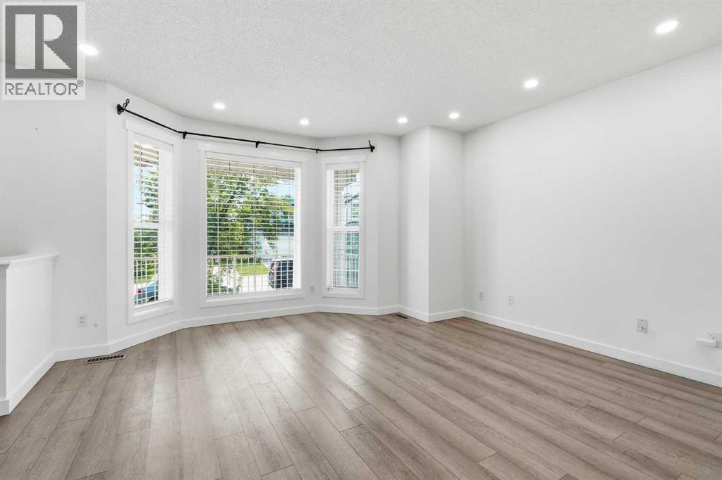 5 Coville Bay NE