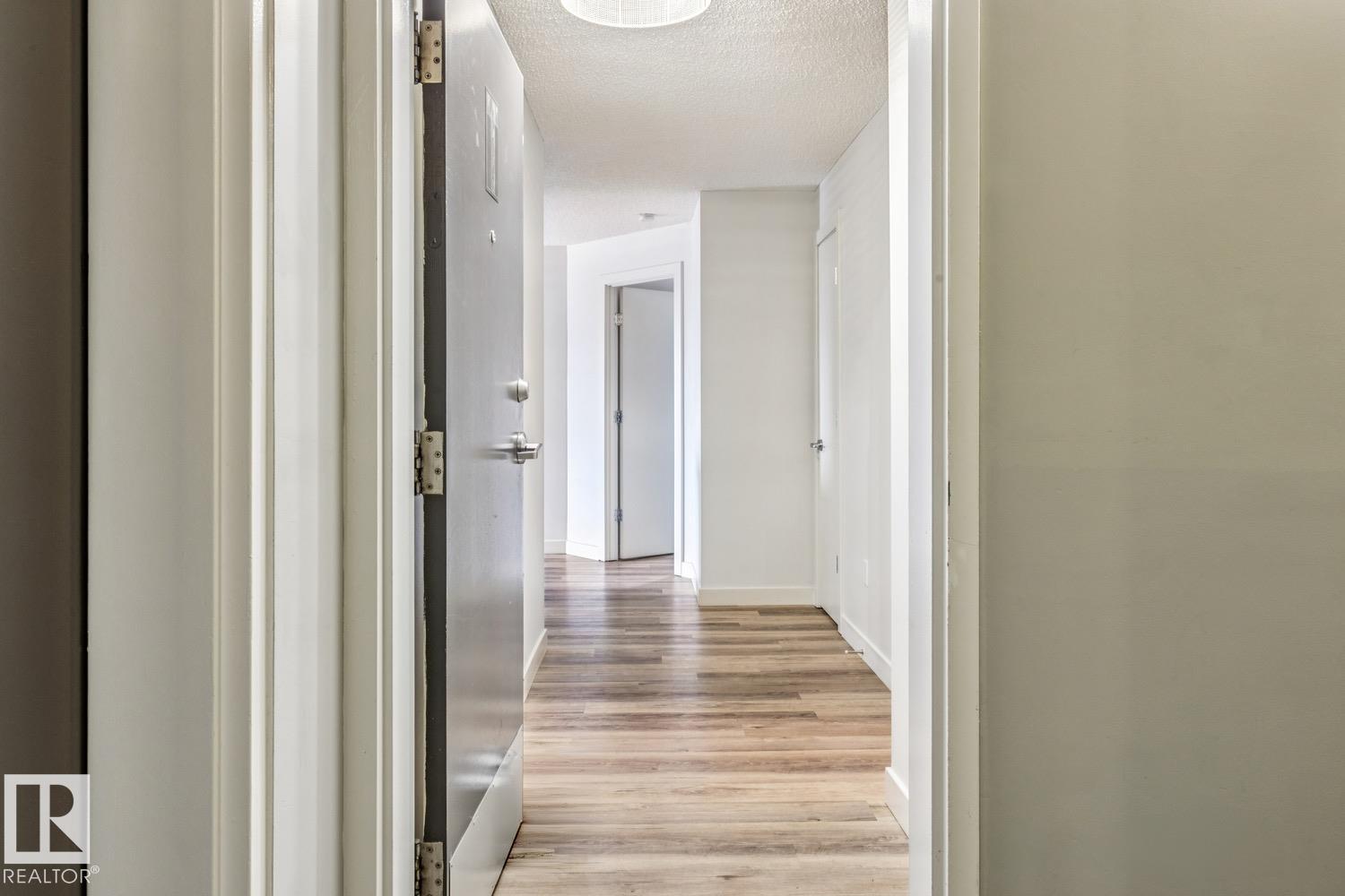 #404 9715 110 ST NW