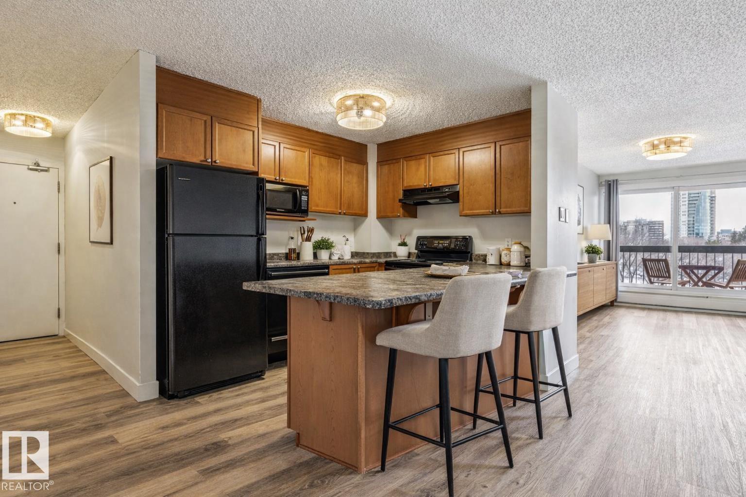 #404 9715 110 ST NW