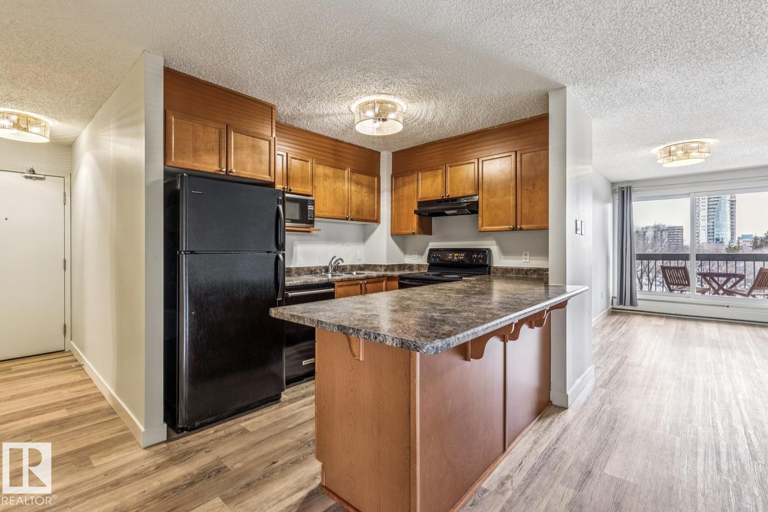#404 9715 110 ST NW