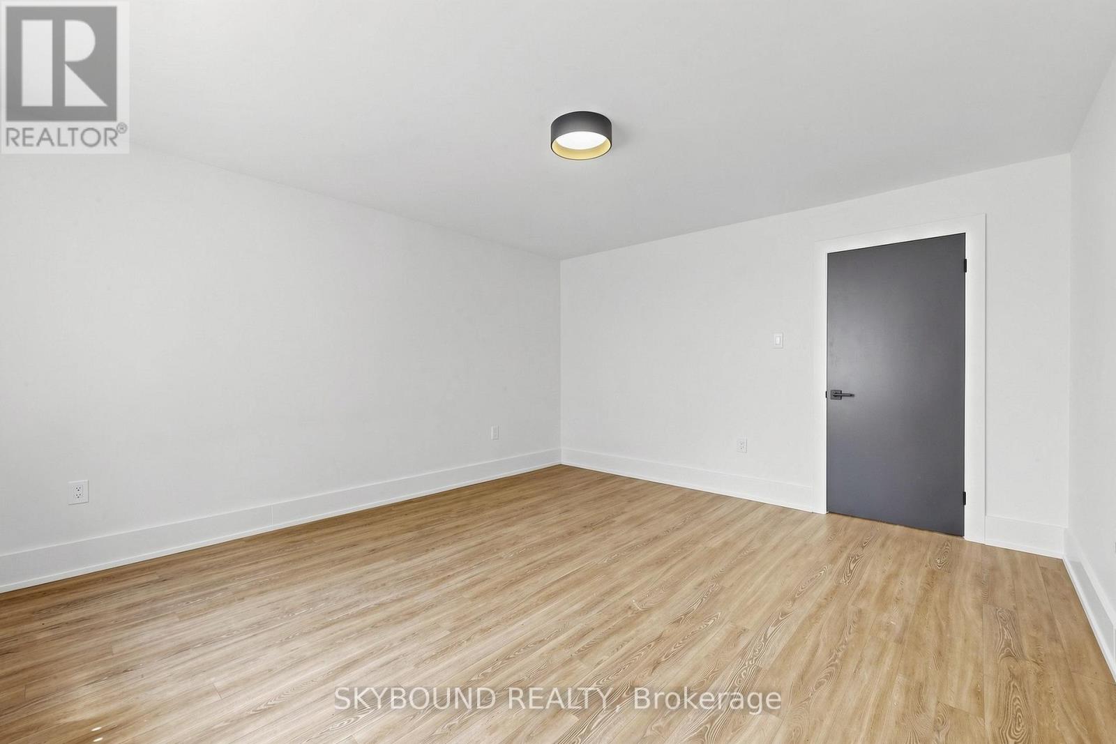 11 - 1165 KINGSTON ROAD