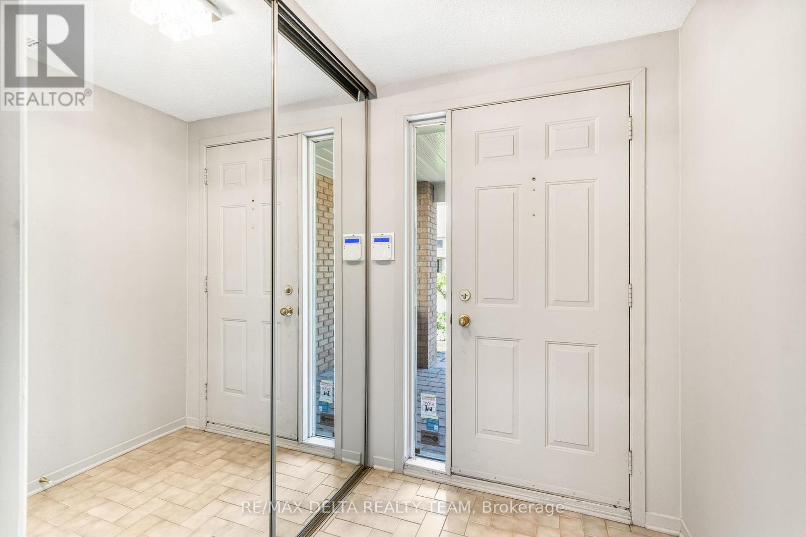 1387 NORVIEW CRESCENT