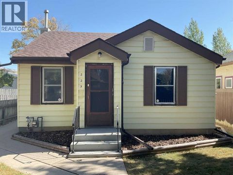 225 15 Street N Lethbridge AB T1H2X5