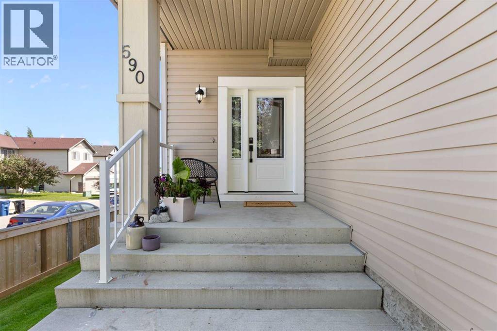 590 Coopers Drive SW
