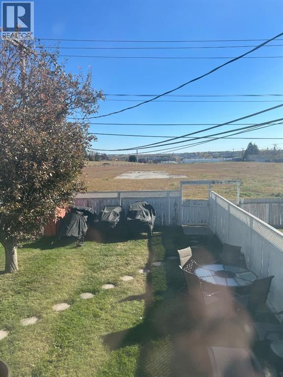 5930&5932 Trollinger Street NE