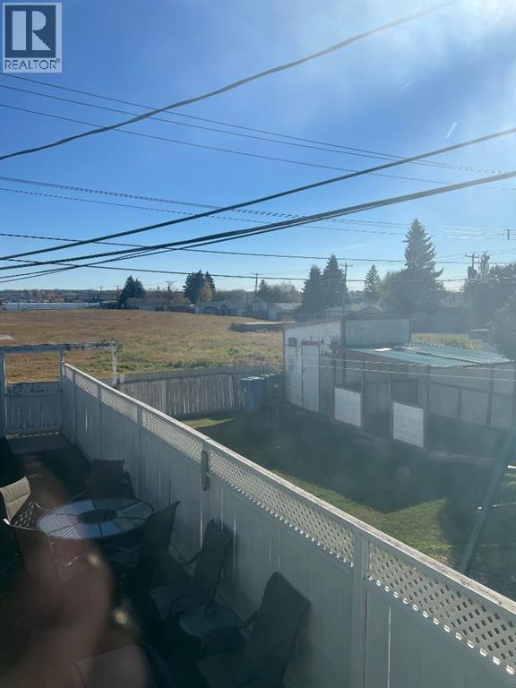 5930&5932 Trollinger Street NE