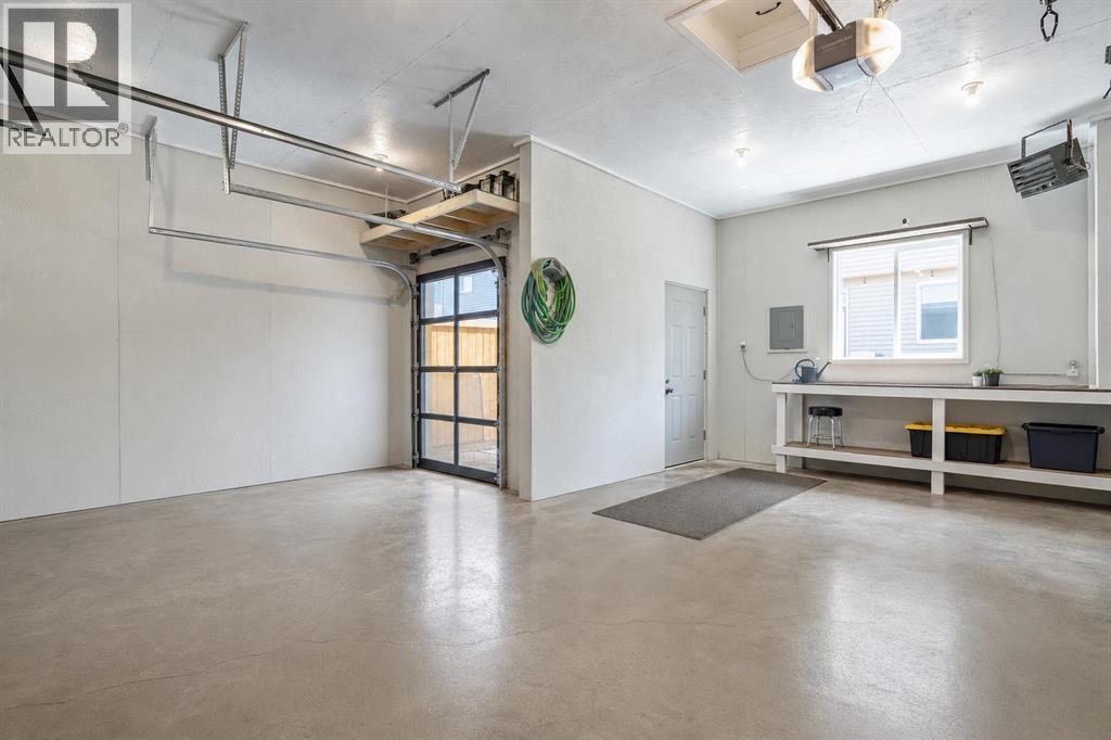 30 WOLF Crescent