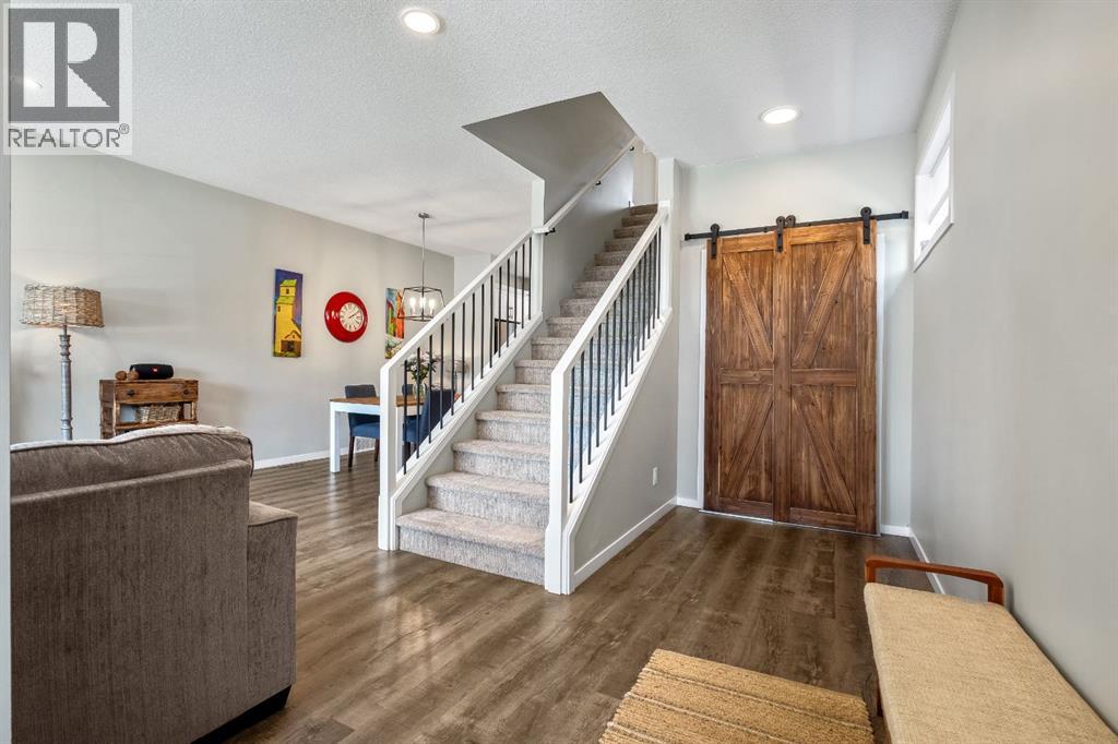 30 WOLF Crescent