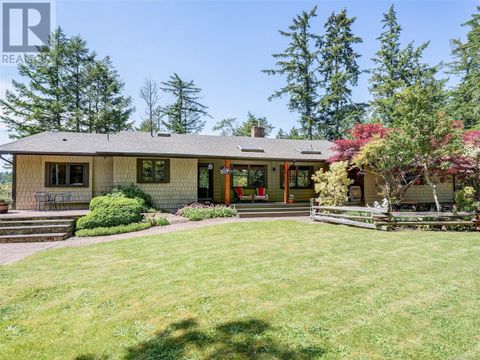 5920 Bear Hill Rd Saanich BC V9E2J3
