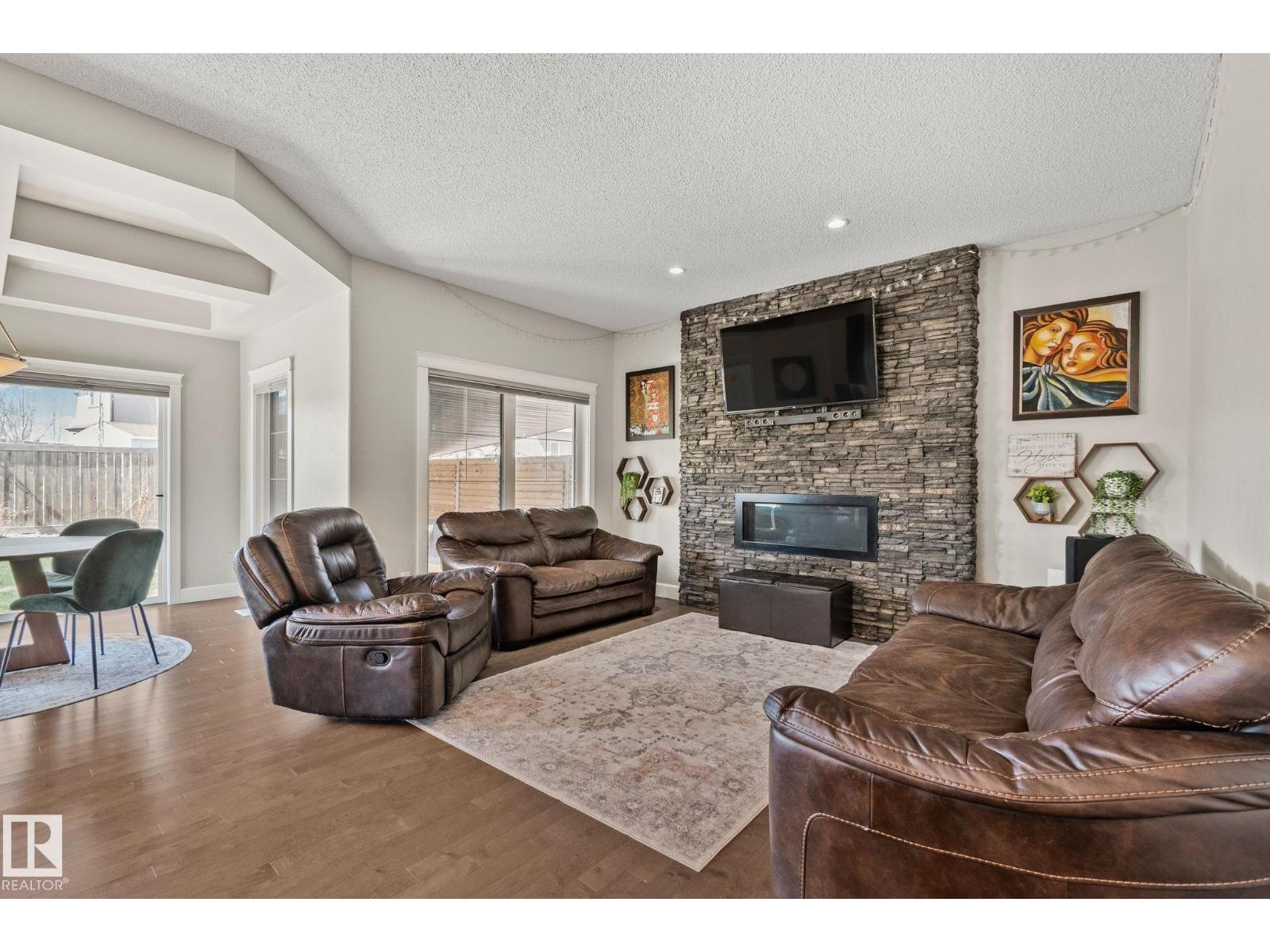 16404 136 ST NW