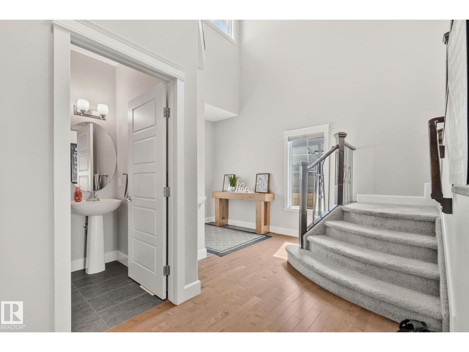 16404 136 ST NW