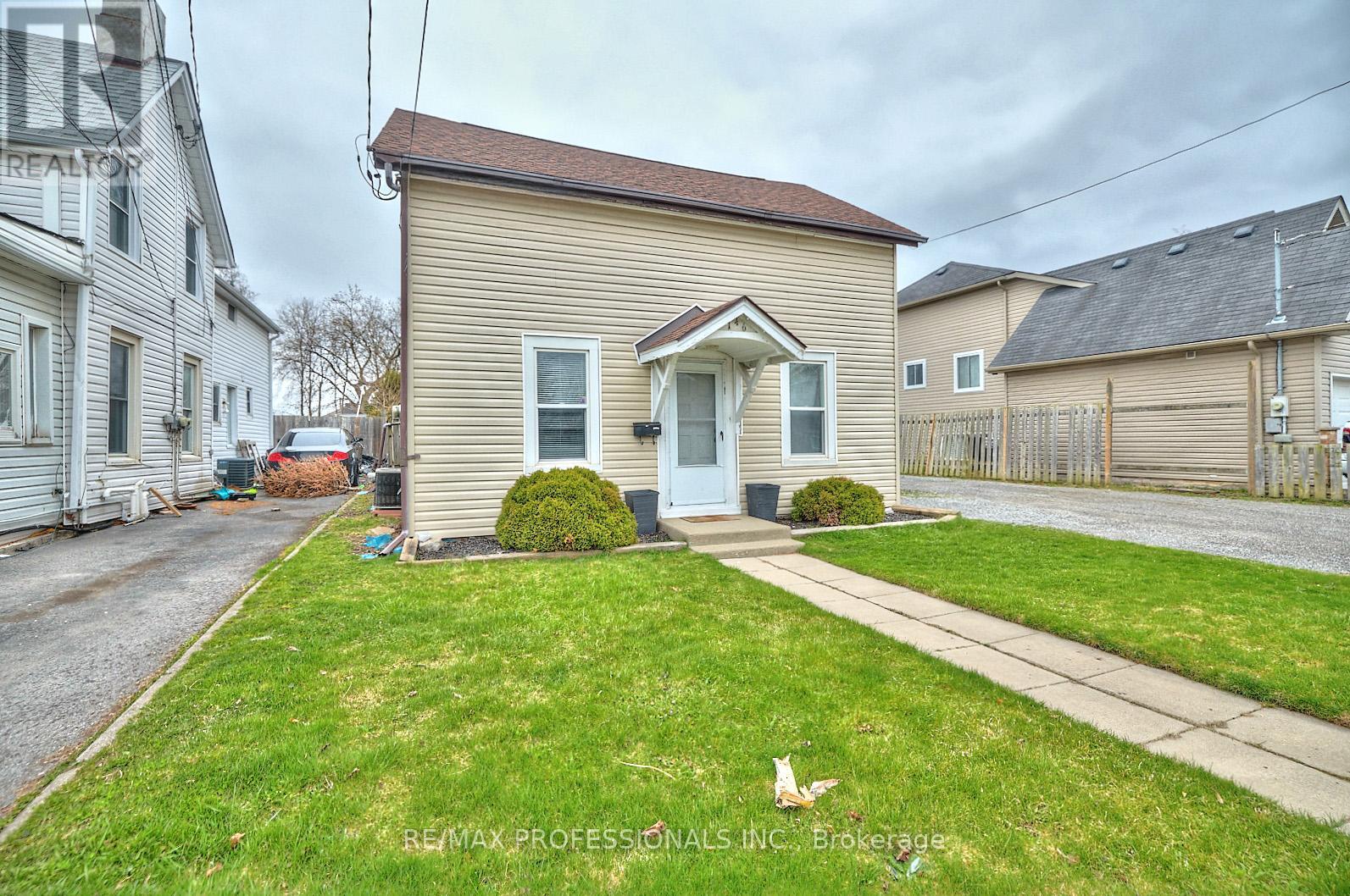 146 OAKDALE AVENUE