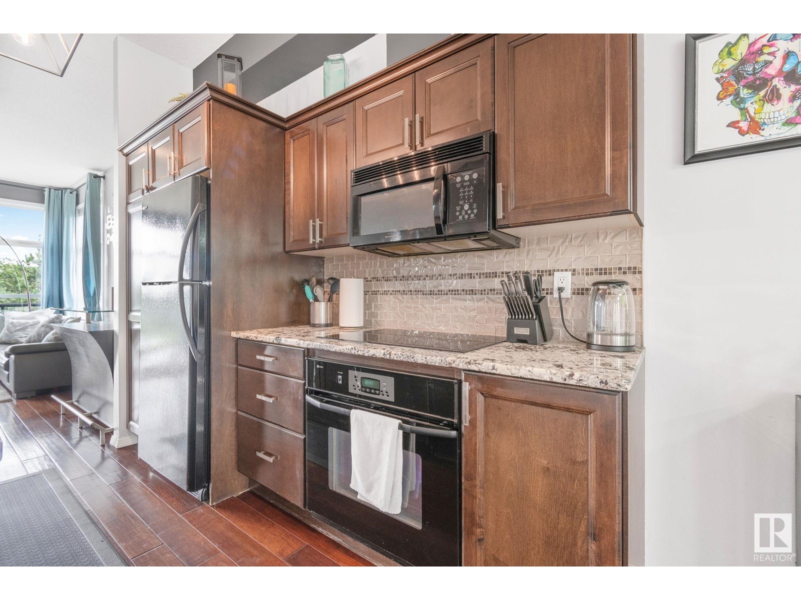 #401 9804 101 ST NW NW