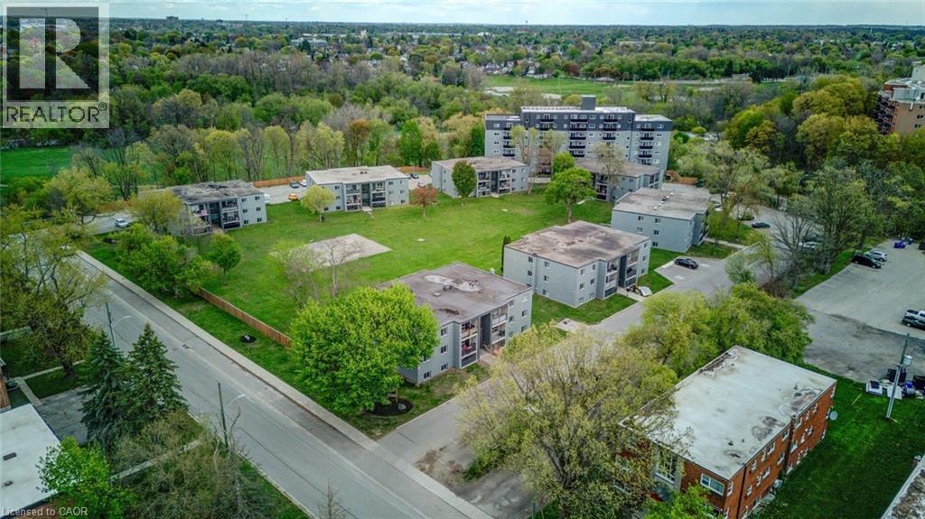 90 KING EDWARD Avenue Unit# 10