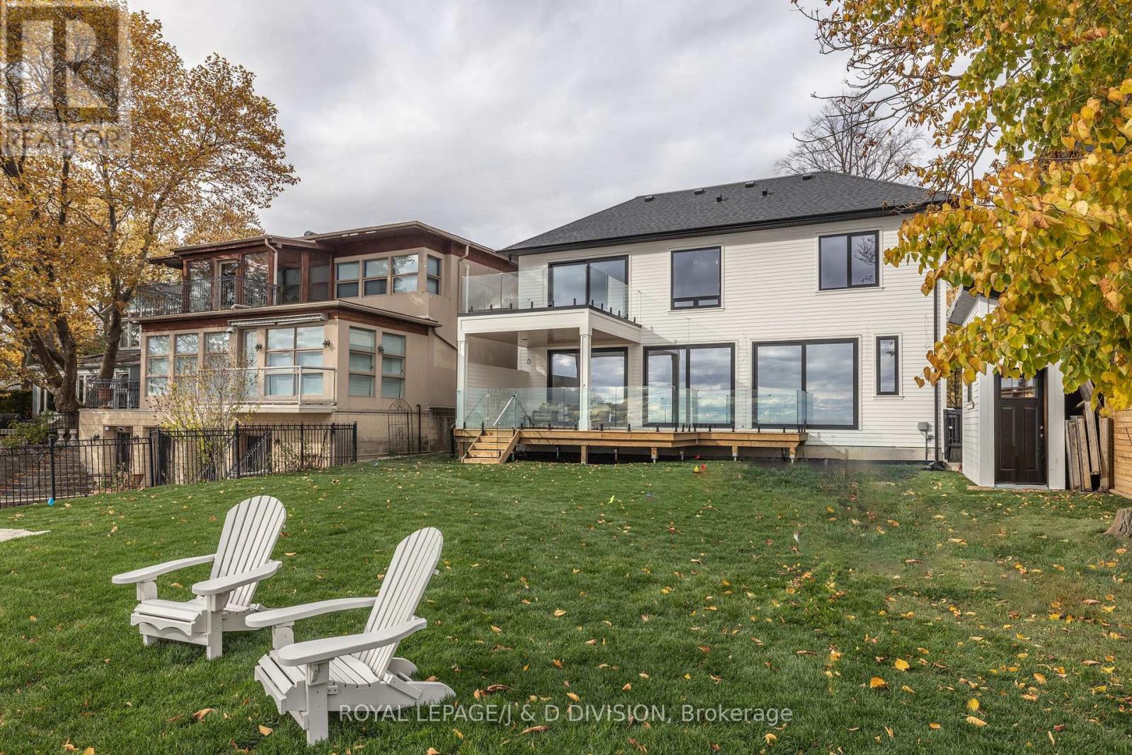 99 LAKE PROMENADE