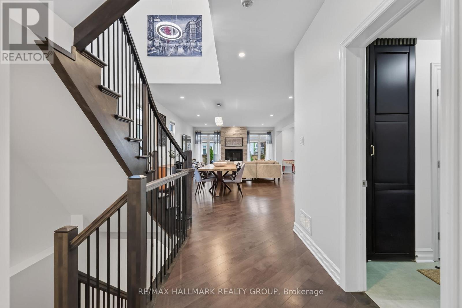 878 EXCURSION WAY