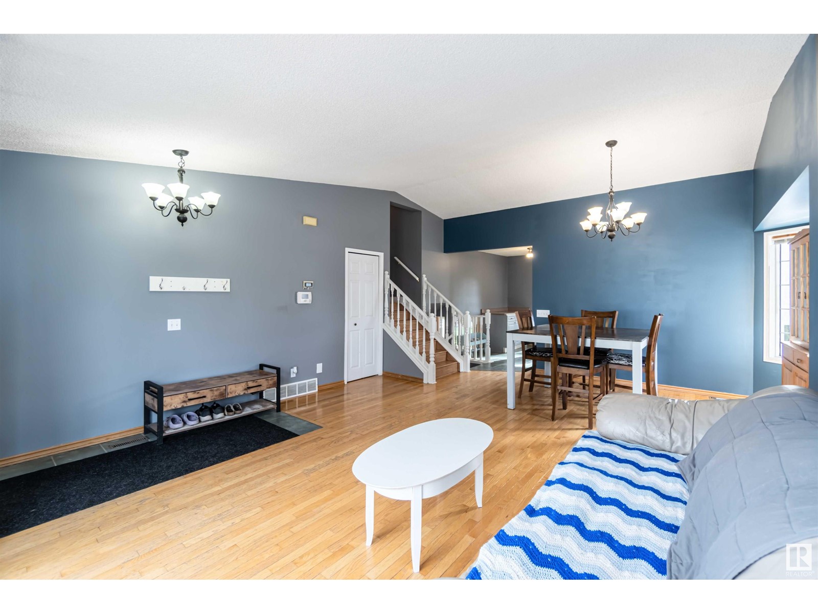 24 ABERDEEN CR