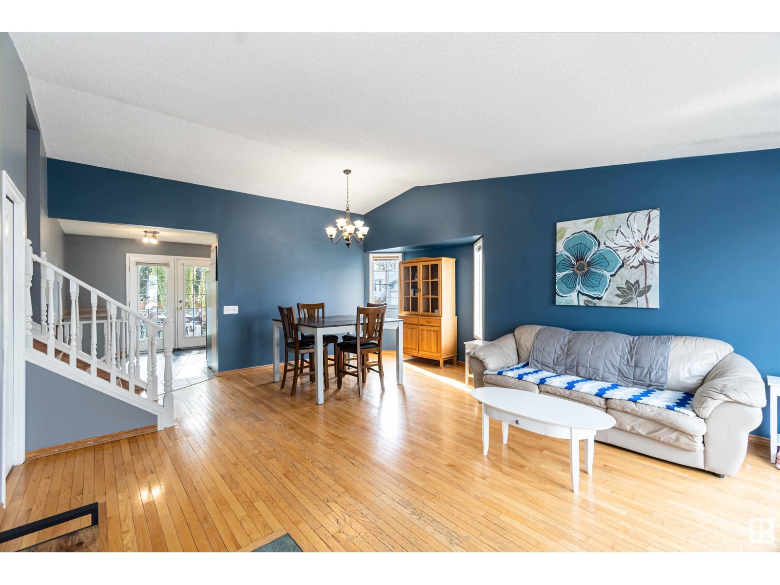 24 ABERDEEN CR