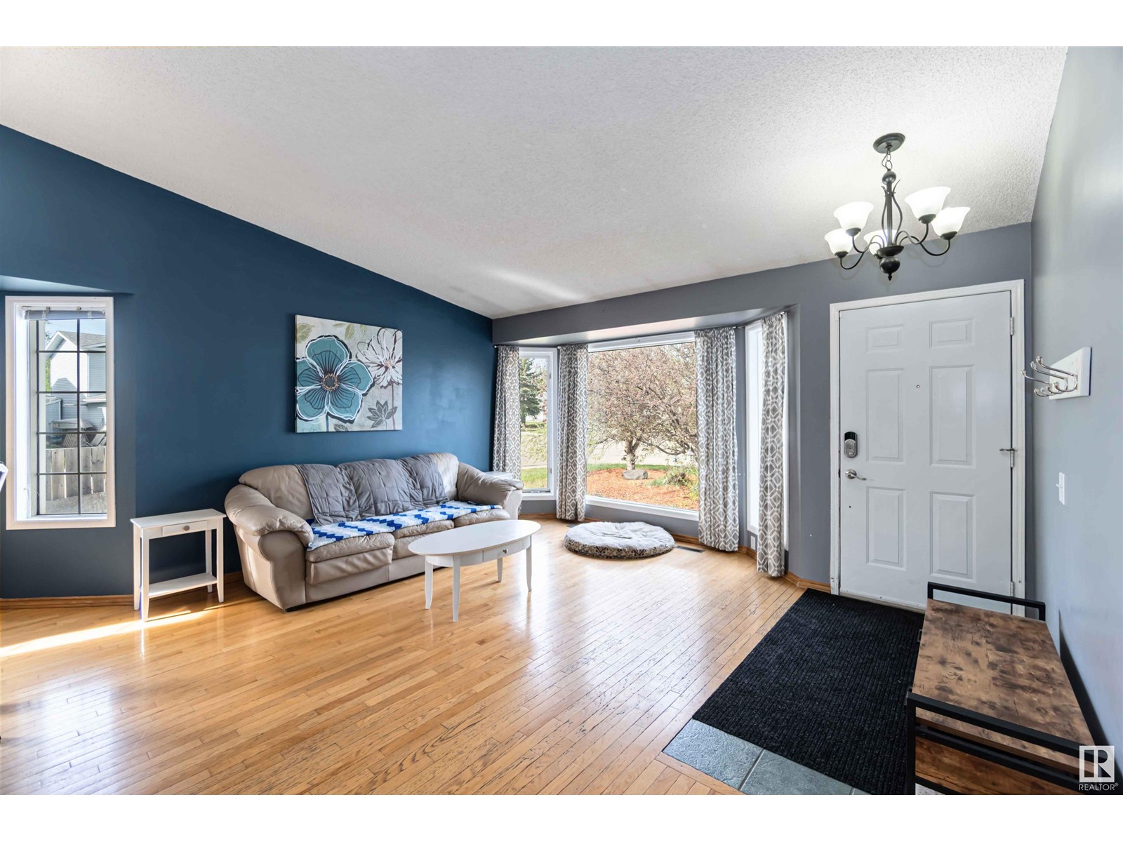 24 ABERDEEN CR