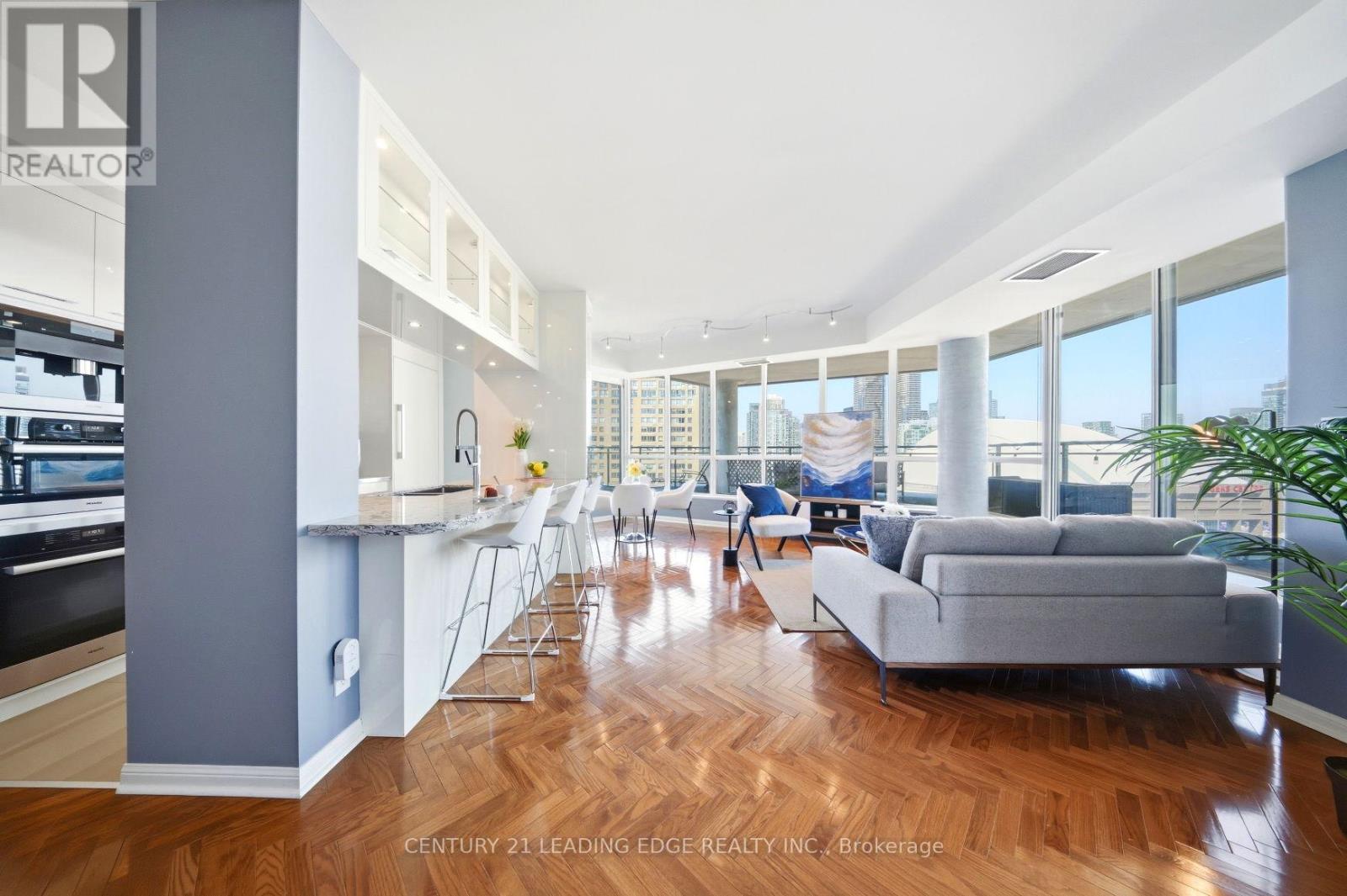 2617 - 230 QUEENS QUAY W